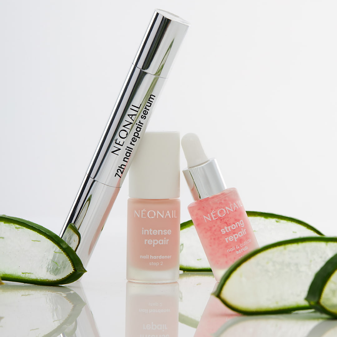 Scrub rigenerante per unghie e cuticole 6,5ml - Strong Repair Nail & Cuticle Scrub STEP 1
