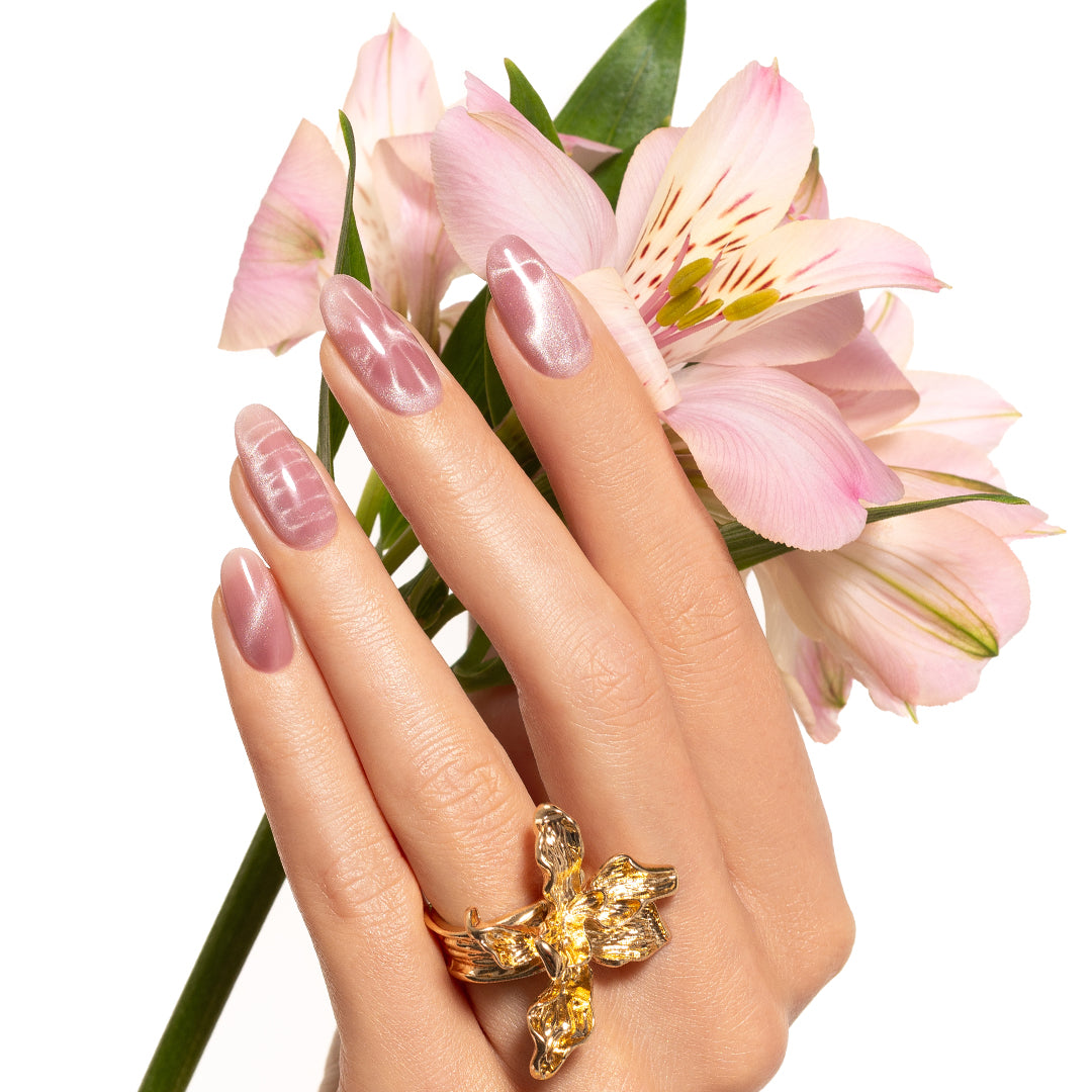 La primavera con le sue tonalità irrompe nel mondo delle nails