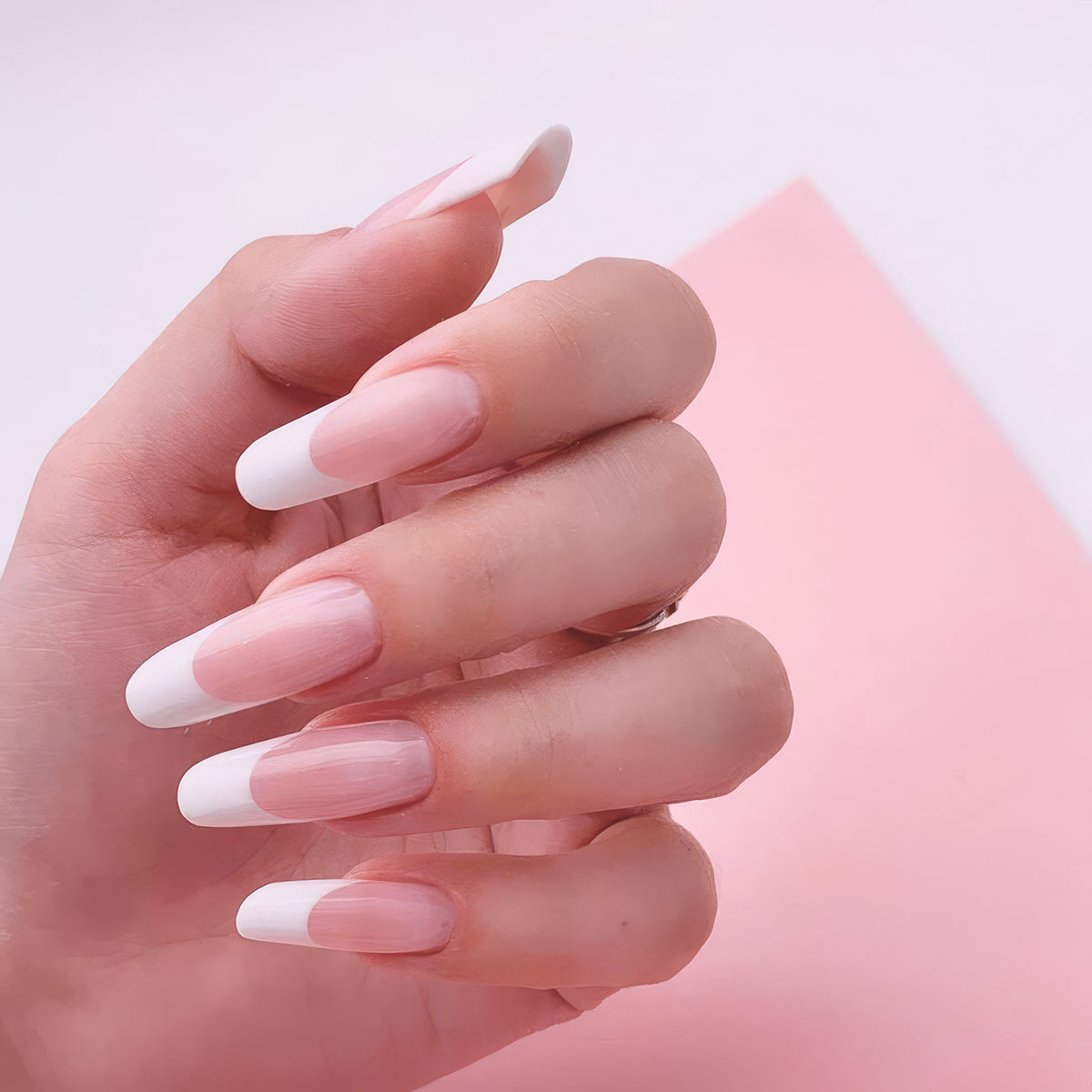 French manicure: tutte le varianti moderne