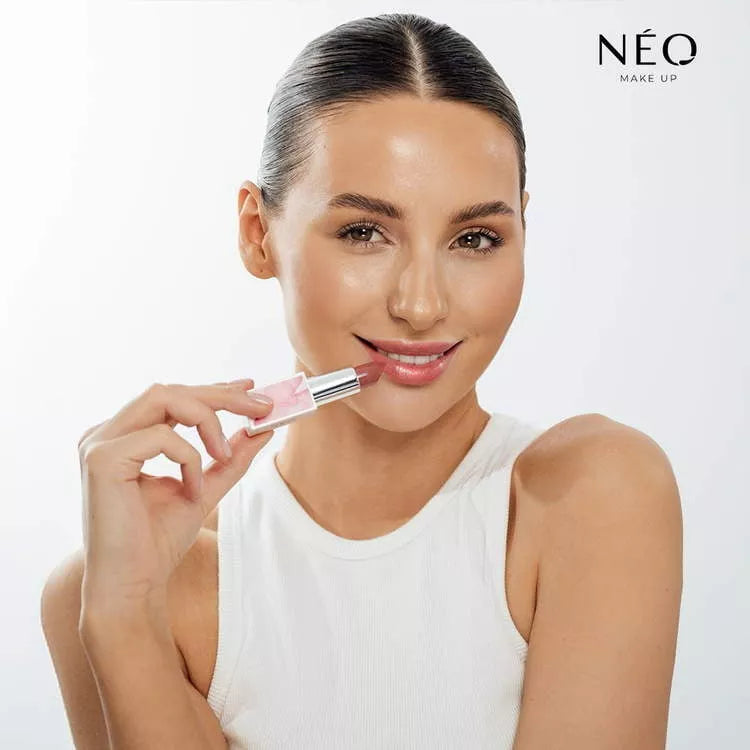 Sheer Lipstick 05 Peachy Glass