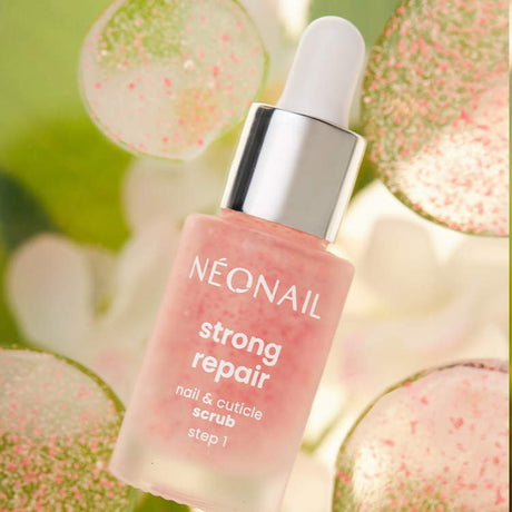 Scrub rigenerante per unghie e cuticole 6,5ml - Strong Repair Nail & Cuticle Scrub STEP 1