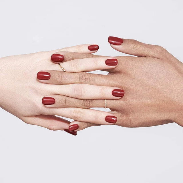 Italian Manicure: il trend 2026 che fa sembrare le unghie più lunghe