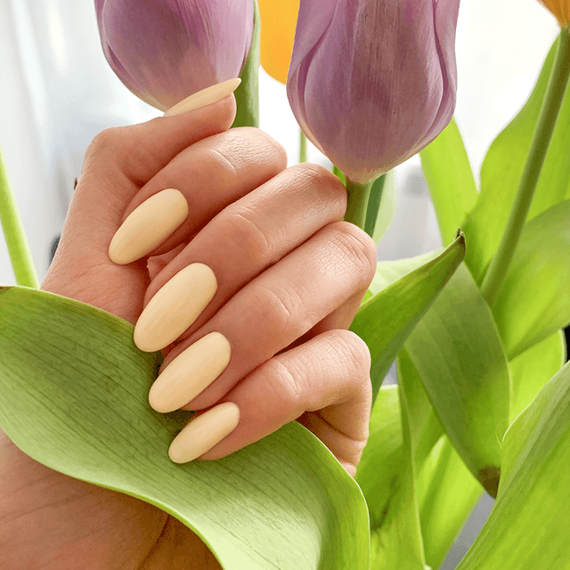 Butter Nails: il ritorno della manicure più luminosa (e irresistibile)